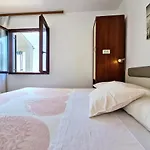 Guest house Katarina Petrcane