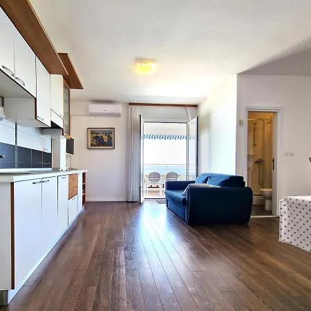 Katarina Pensión 3*